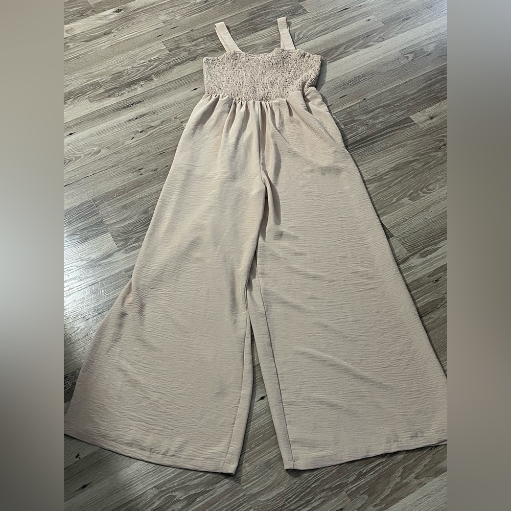 Woman’s jumpsuit size L